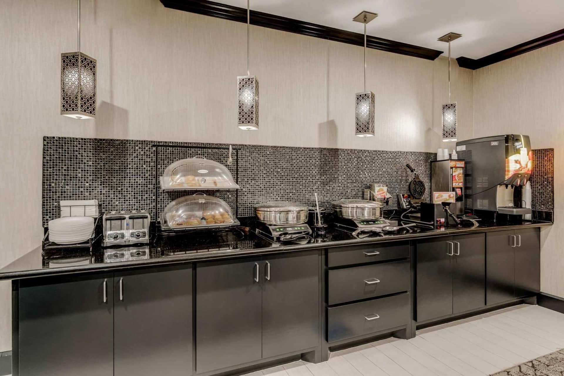 Huntsville Inn & Suites