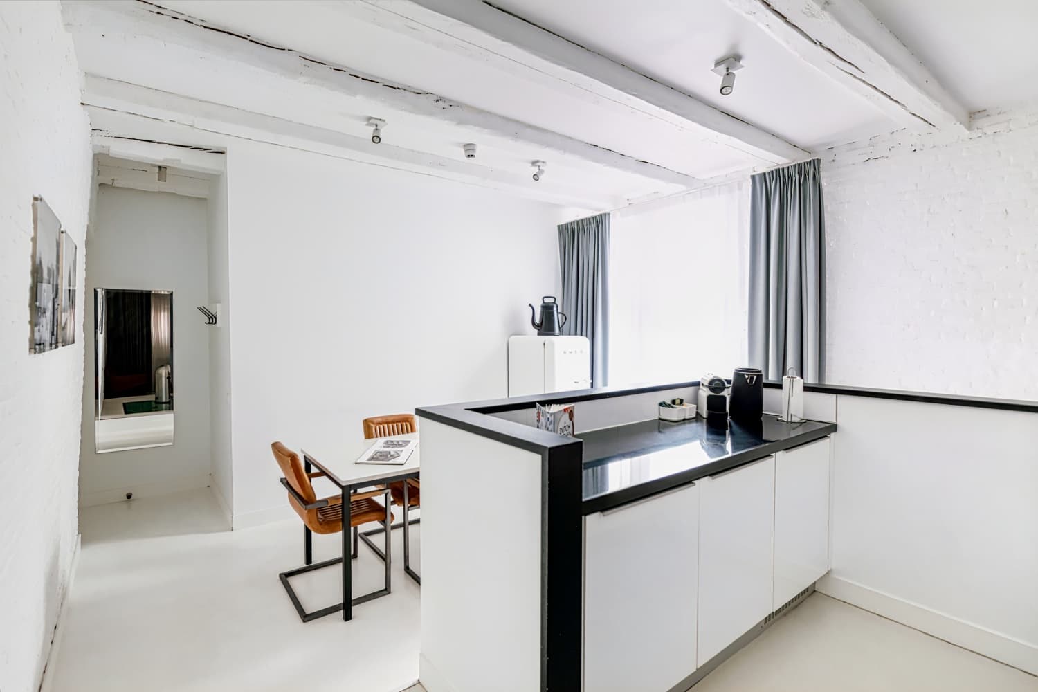 AYS Amsterdam Salthouse Canal