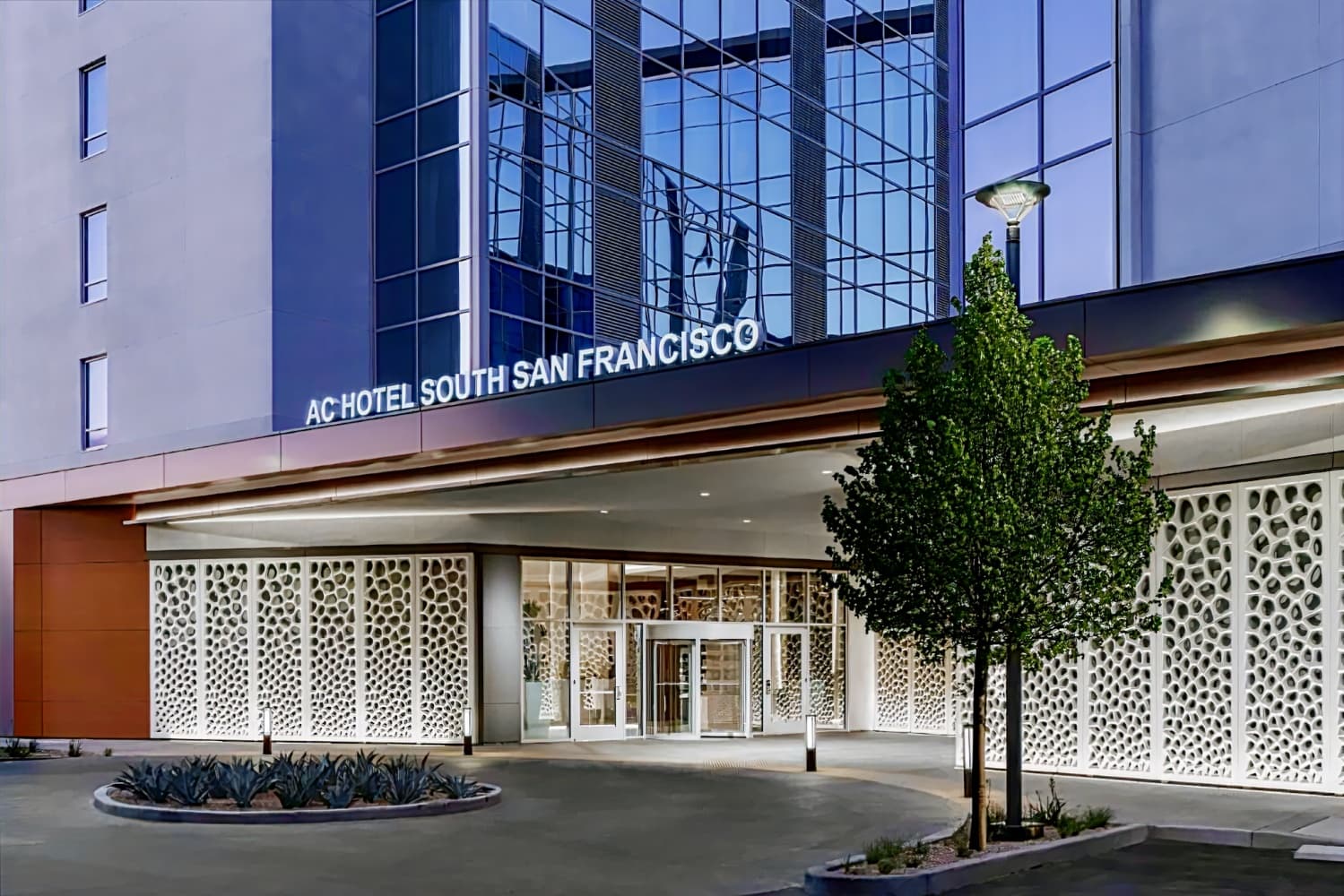 AC Hotel by Marriott San Francisco Airport/Oyster Point Waterfront