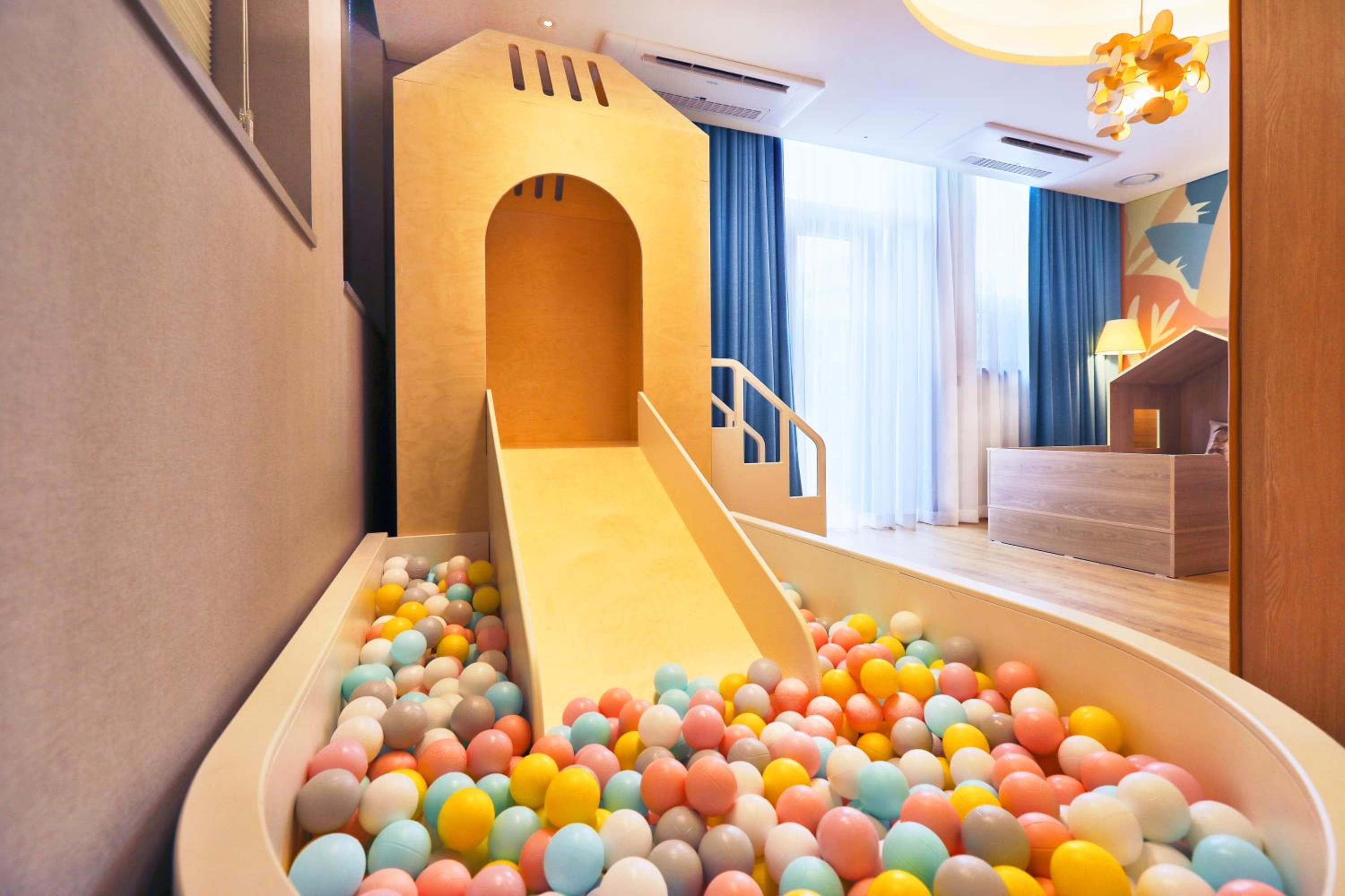 Militopia Hotel by Marine 밀리토피아 바이 마린