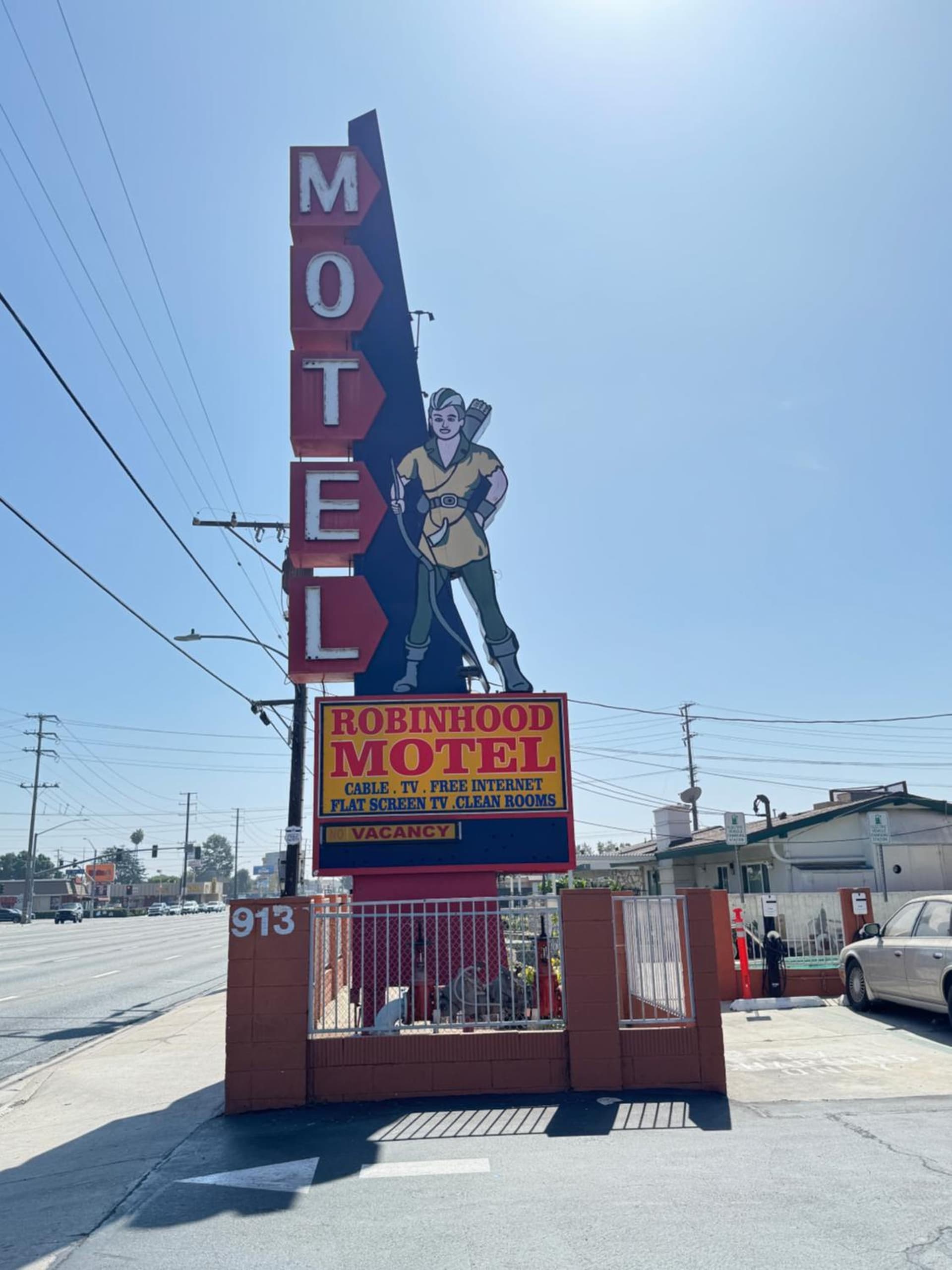 Robinhood Motel