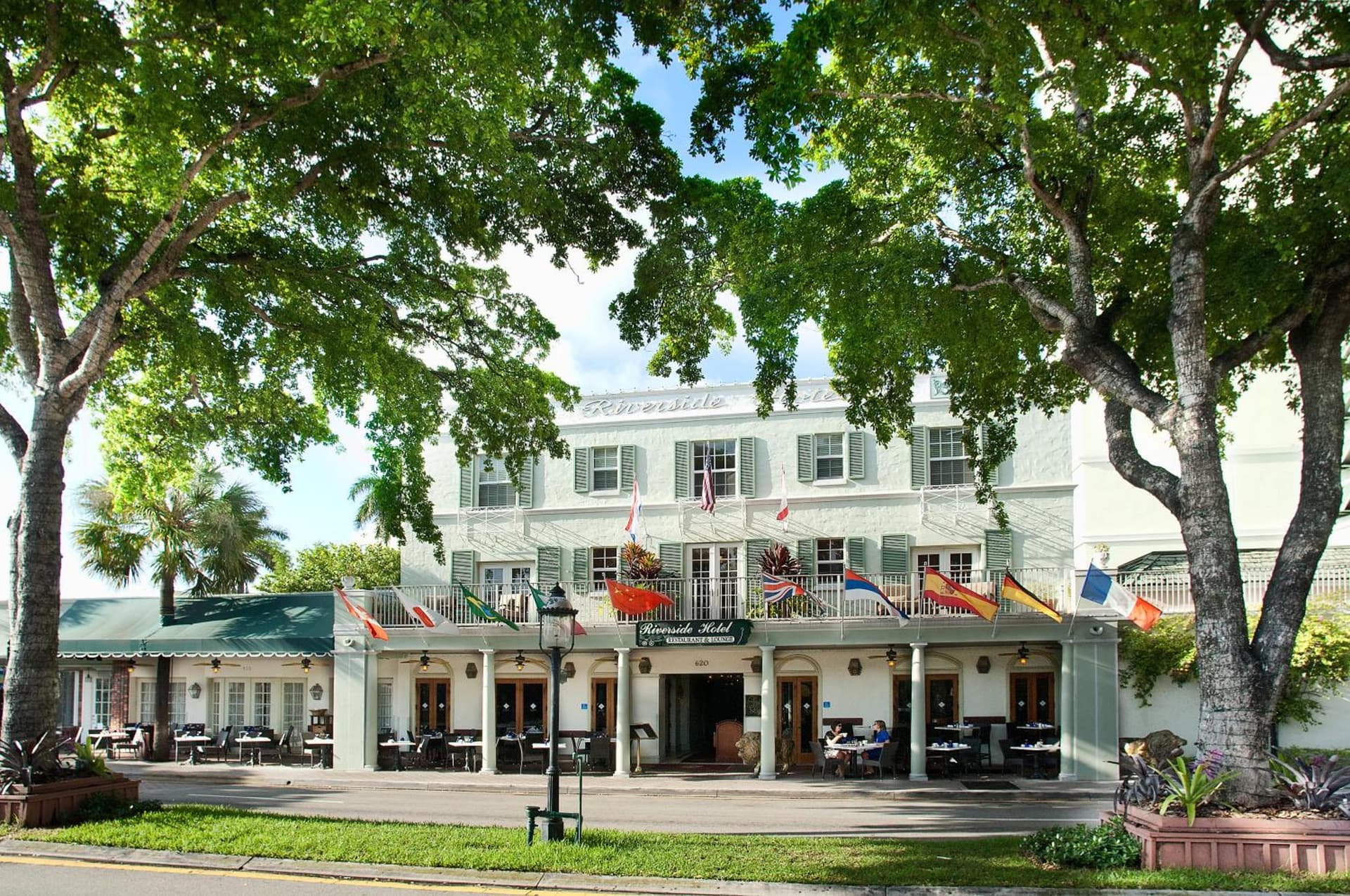 Riverside Hotel