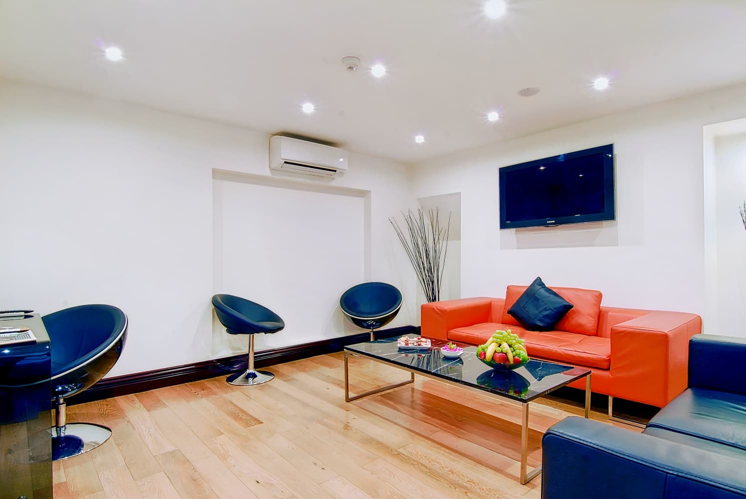 Shaftesbury Hyde Park International