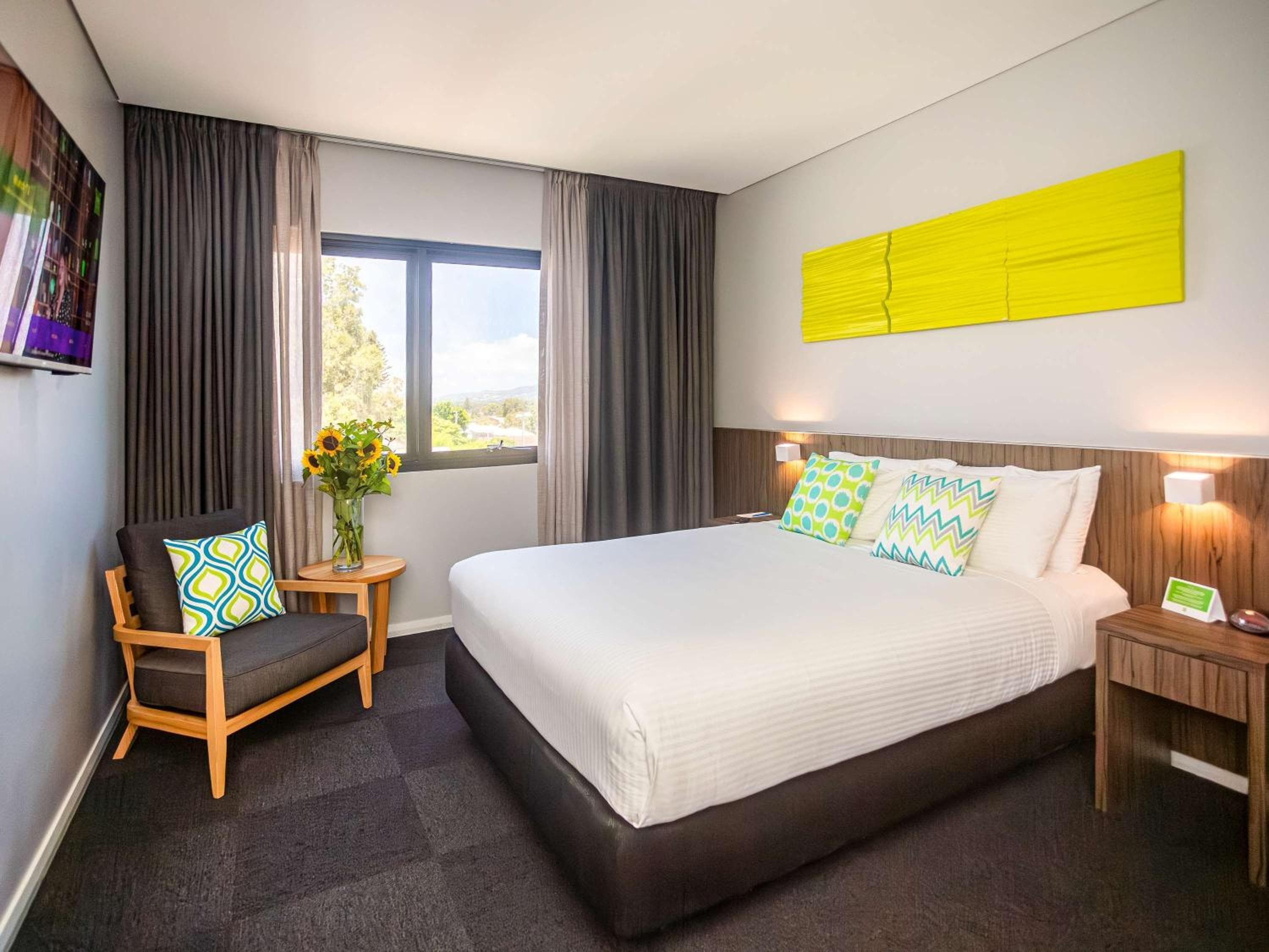 ibis Styles The Entrance