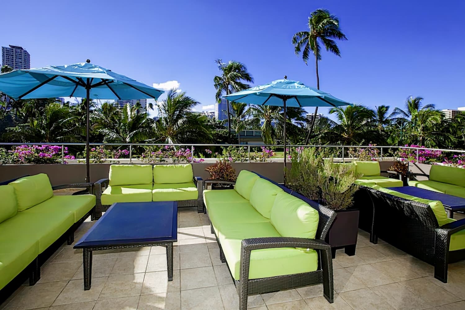 DoubleTree by Hilton Alana - Waikiki Beach