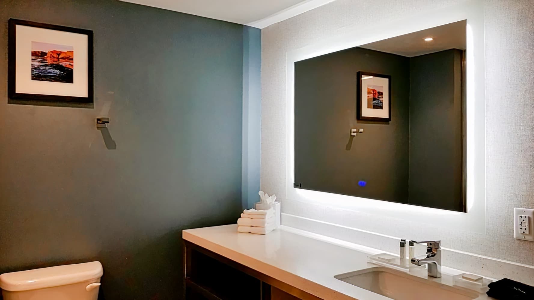 Cambria Hotel Omaha Downtown