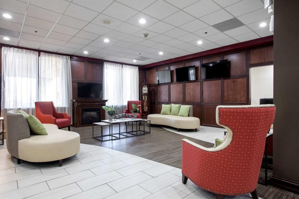 Clarion Hotel Detroit Metro Airport