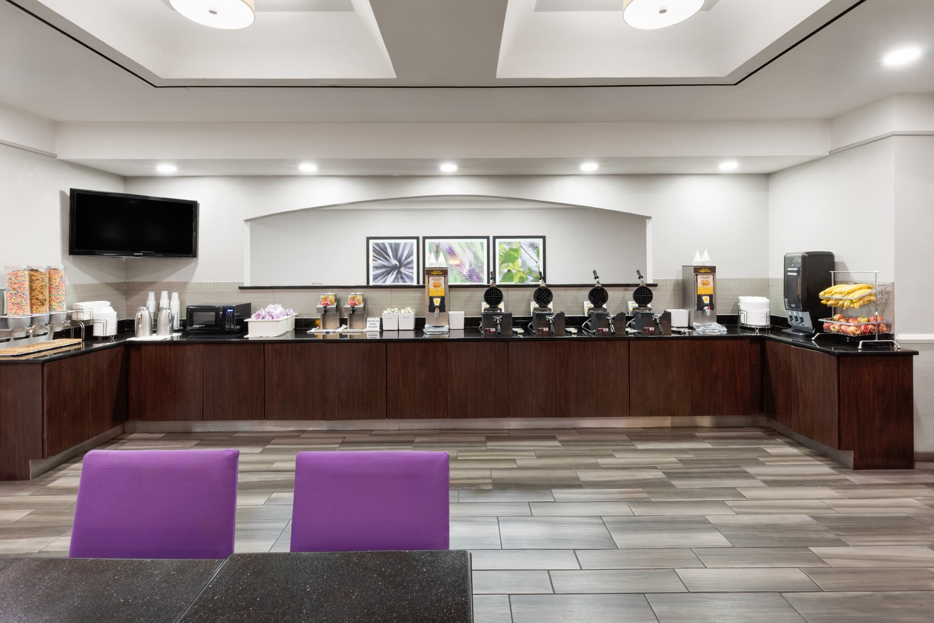 La Quinta Inn & Suites by Wyndham San Antonio Airport