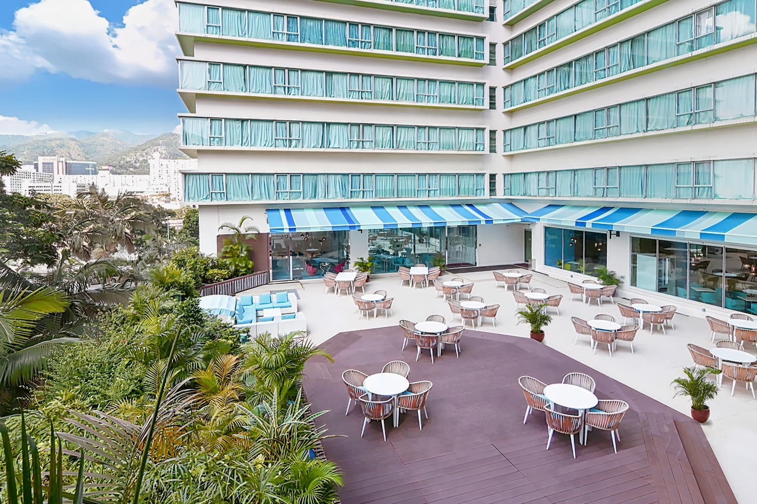 Regal Riverside Hotel