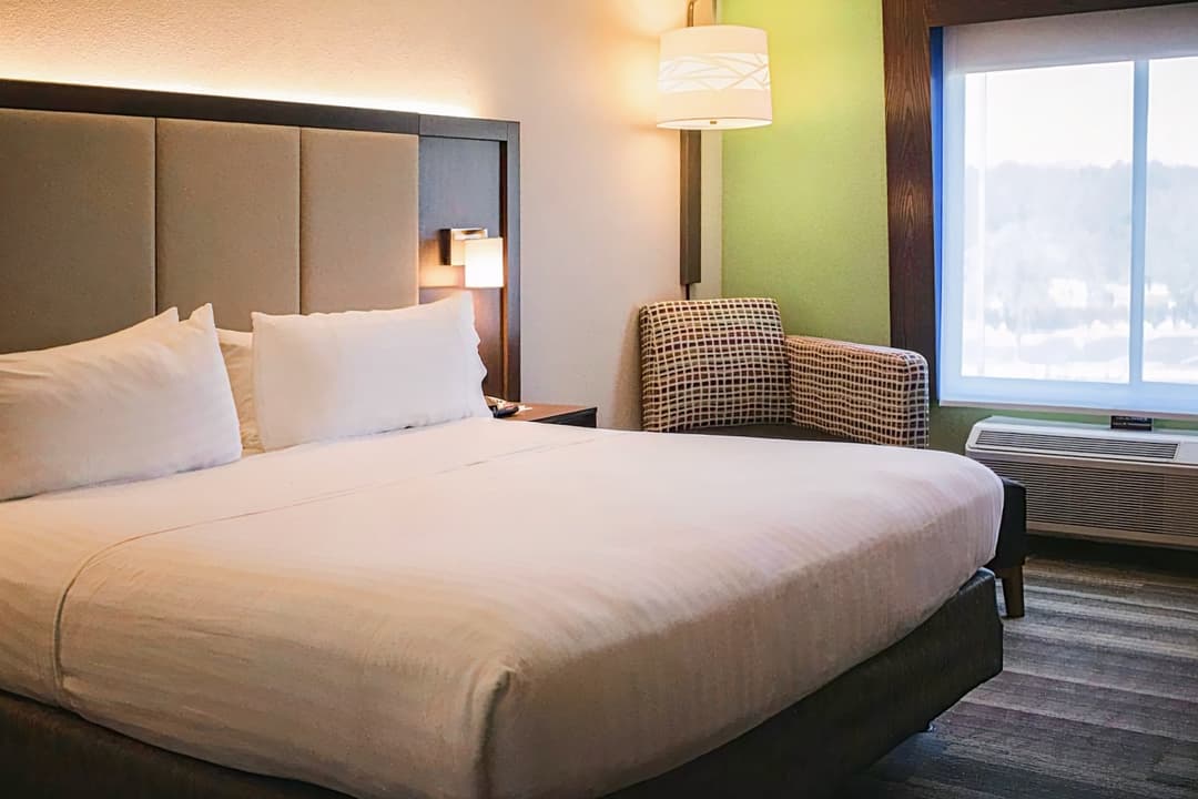 Holiday Inn Express & Suites Columbia-I-26 @ Harbison Blvd