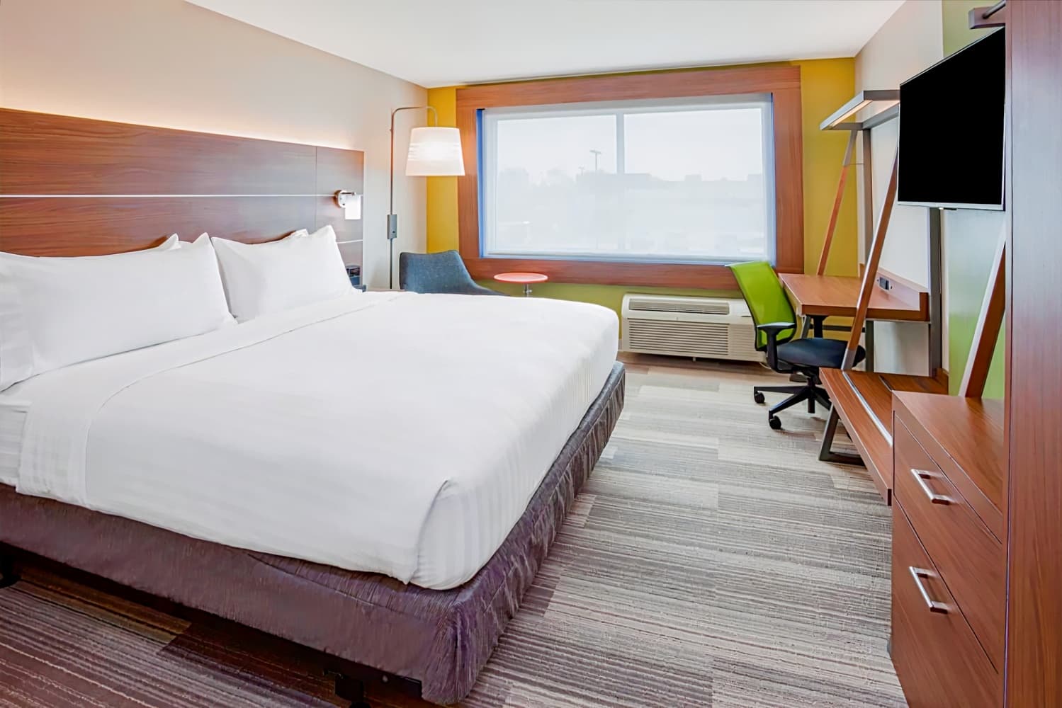 Holiday Inn Express and Suites Des Moines Downtown