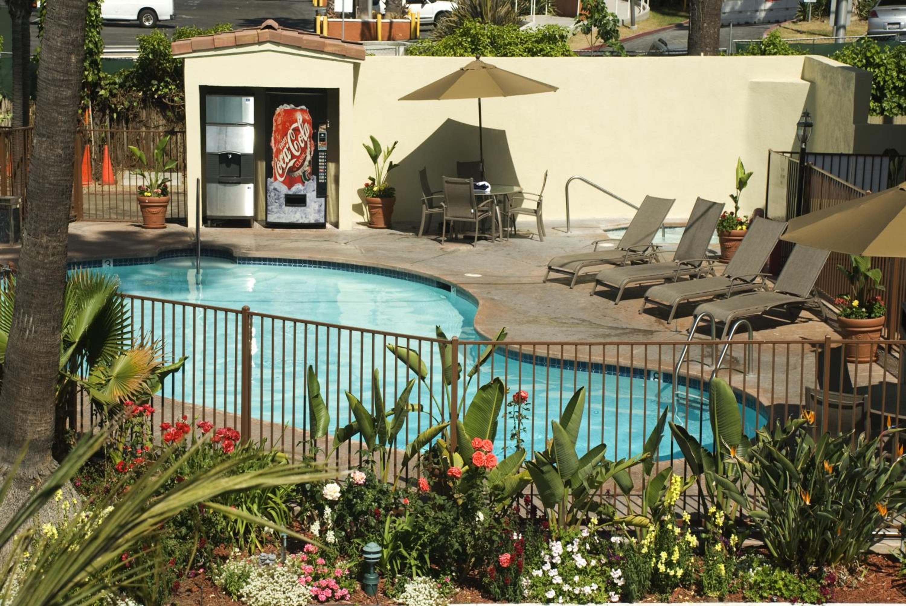 Hotel Iris - Mission Valley-San Diego Zoo-SeaWorld
