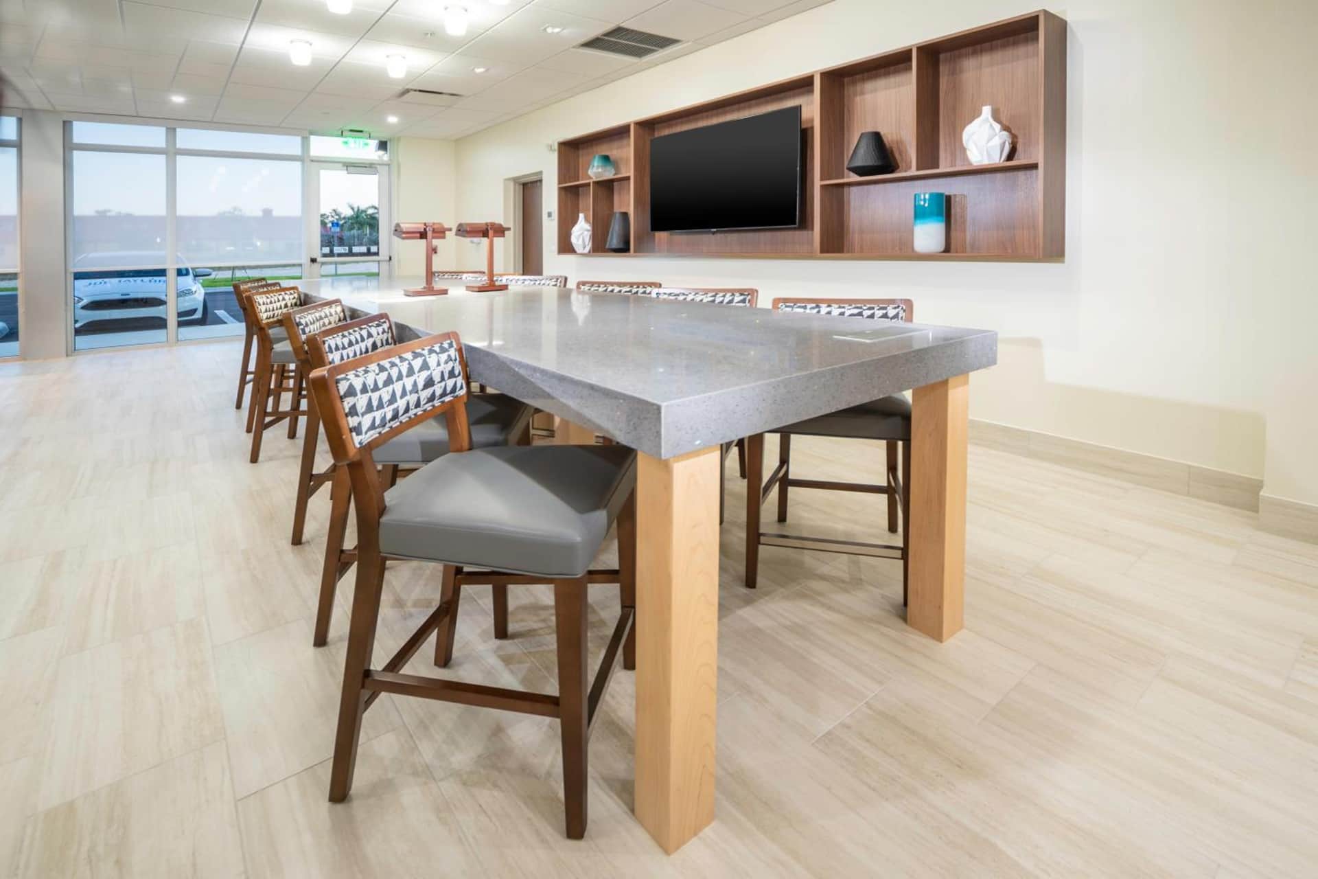 Holiday Inn Express & Suites - Fort Myers Airport
