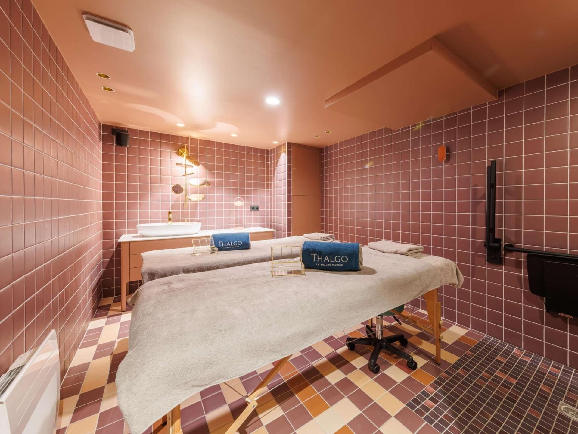 Aiden by Best Western Clermont-Ferrand - Le Magnetic Hotel & Spa