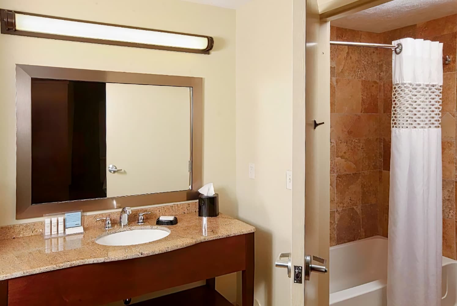 Hampton Inn & Suites Fargo Medical Center