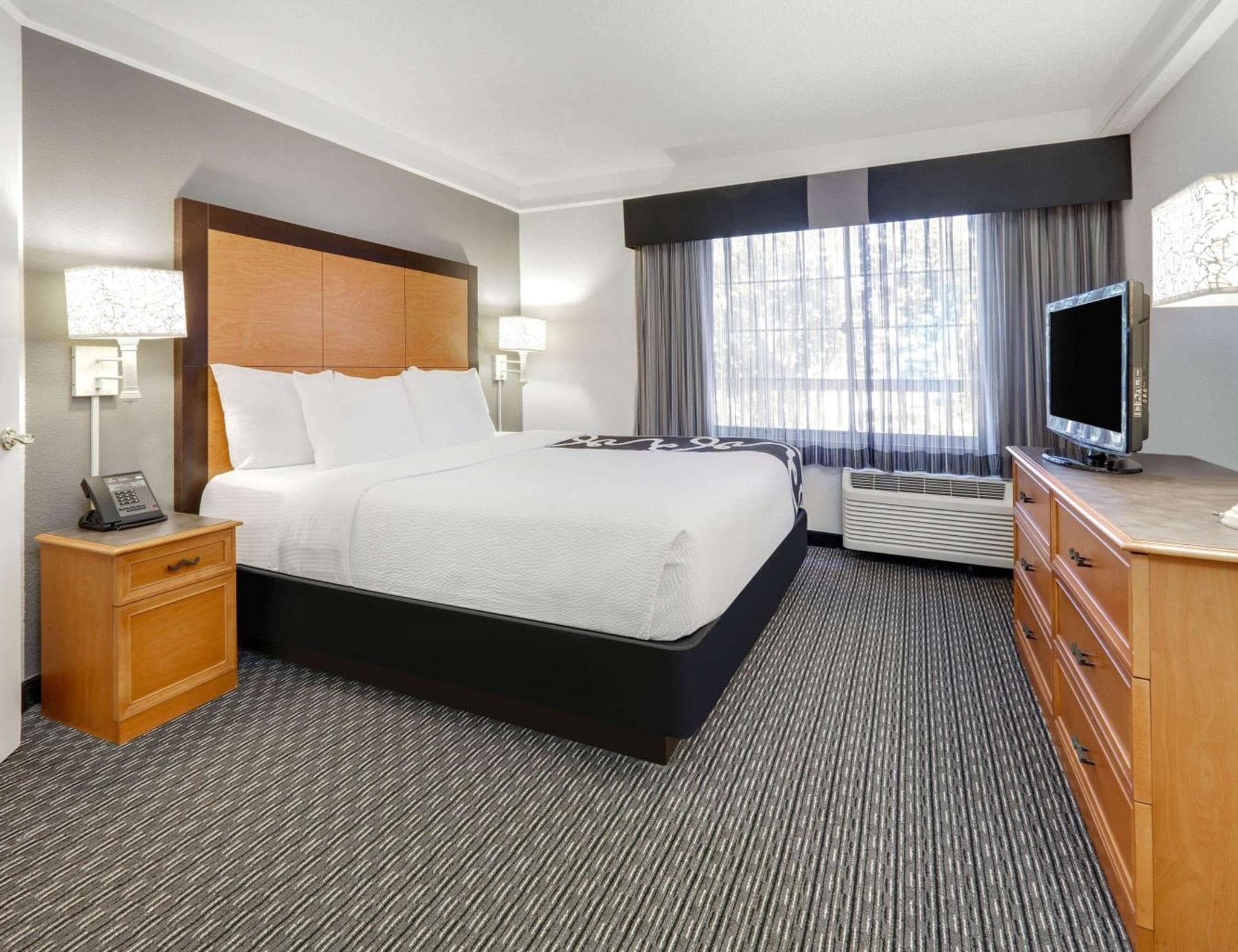 La Quinta Inn & Suites by Wyndham Dallas - Addison Galleria