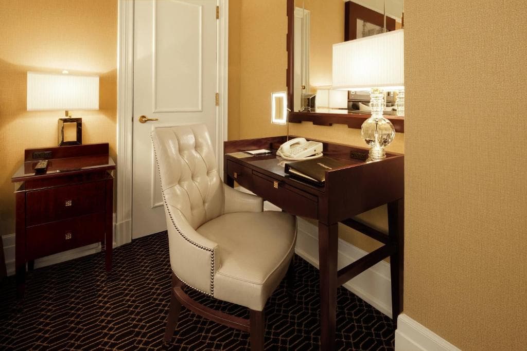 The Algonquin Hotel Times Square, Autograph Collection