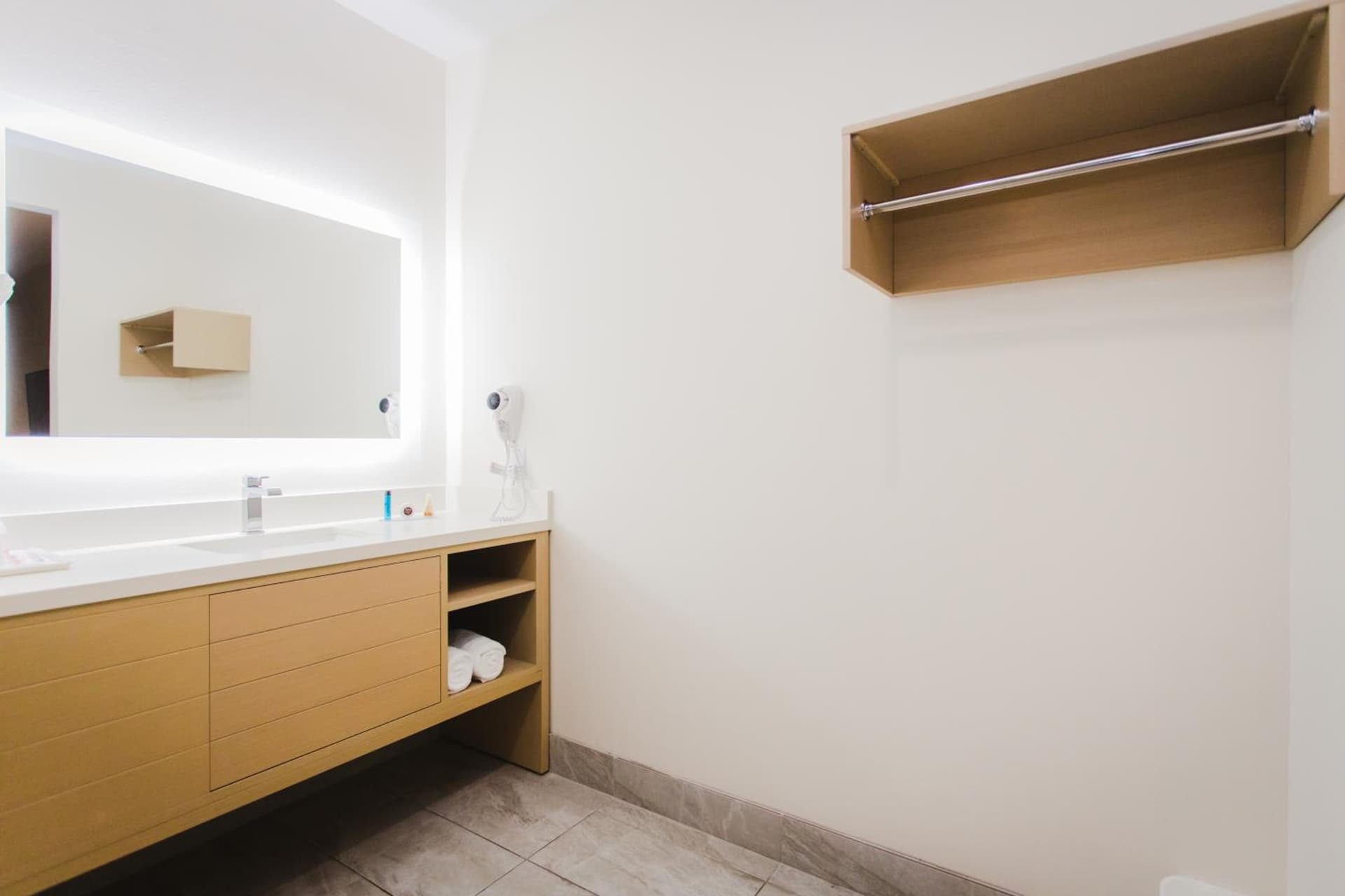 Palace Inn Blue Federal Road