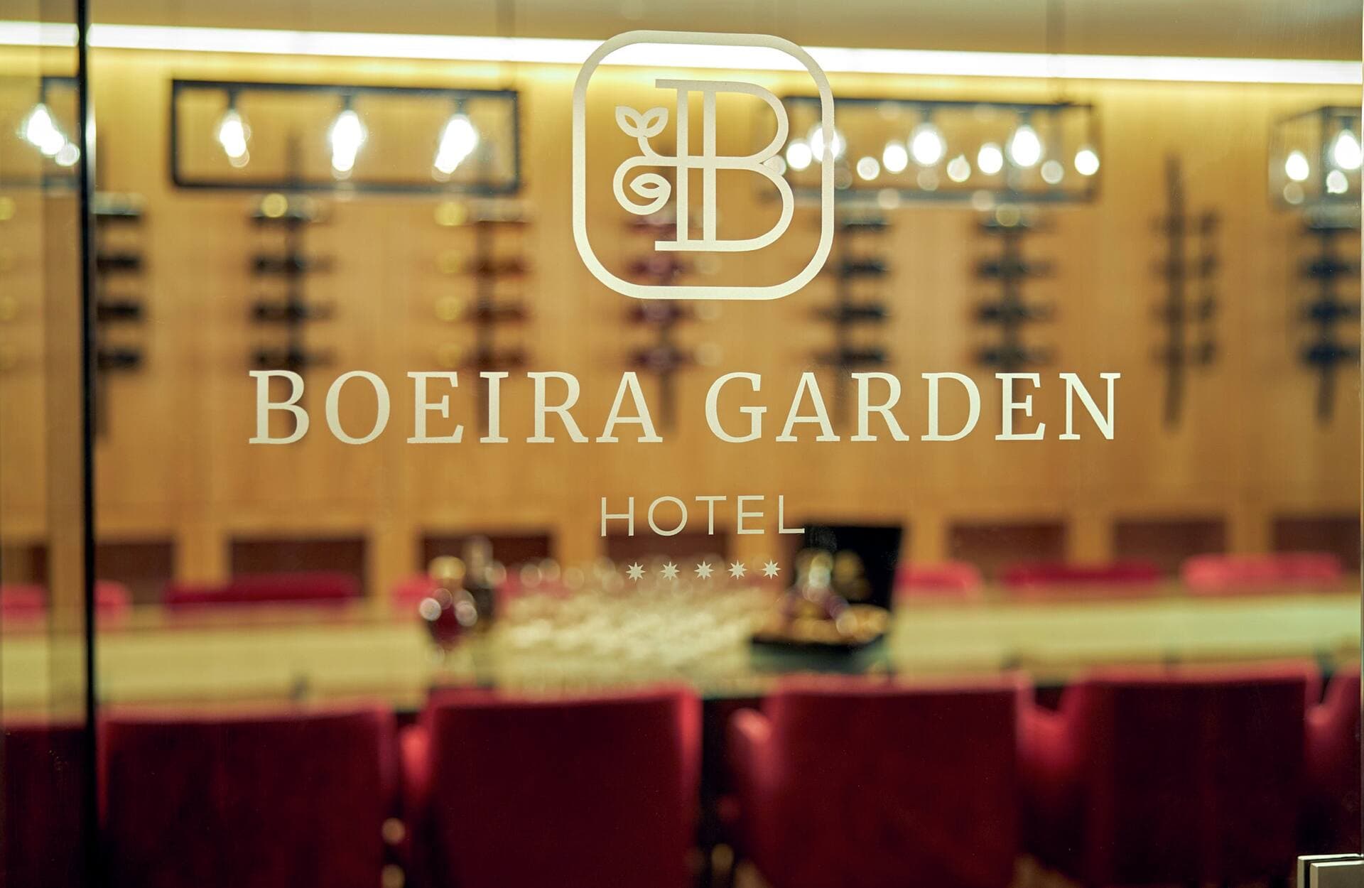 Boeira Garden Hotel Porto Gaia, Curio Collection by Hilton