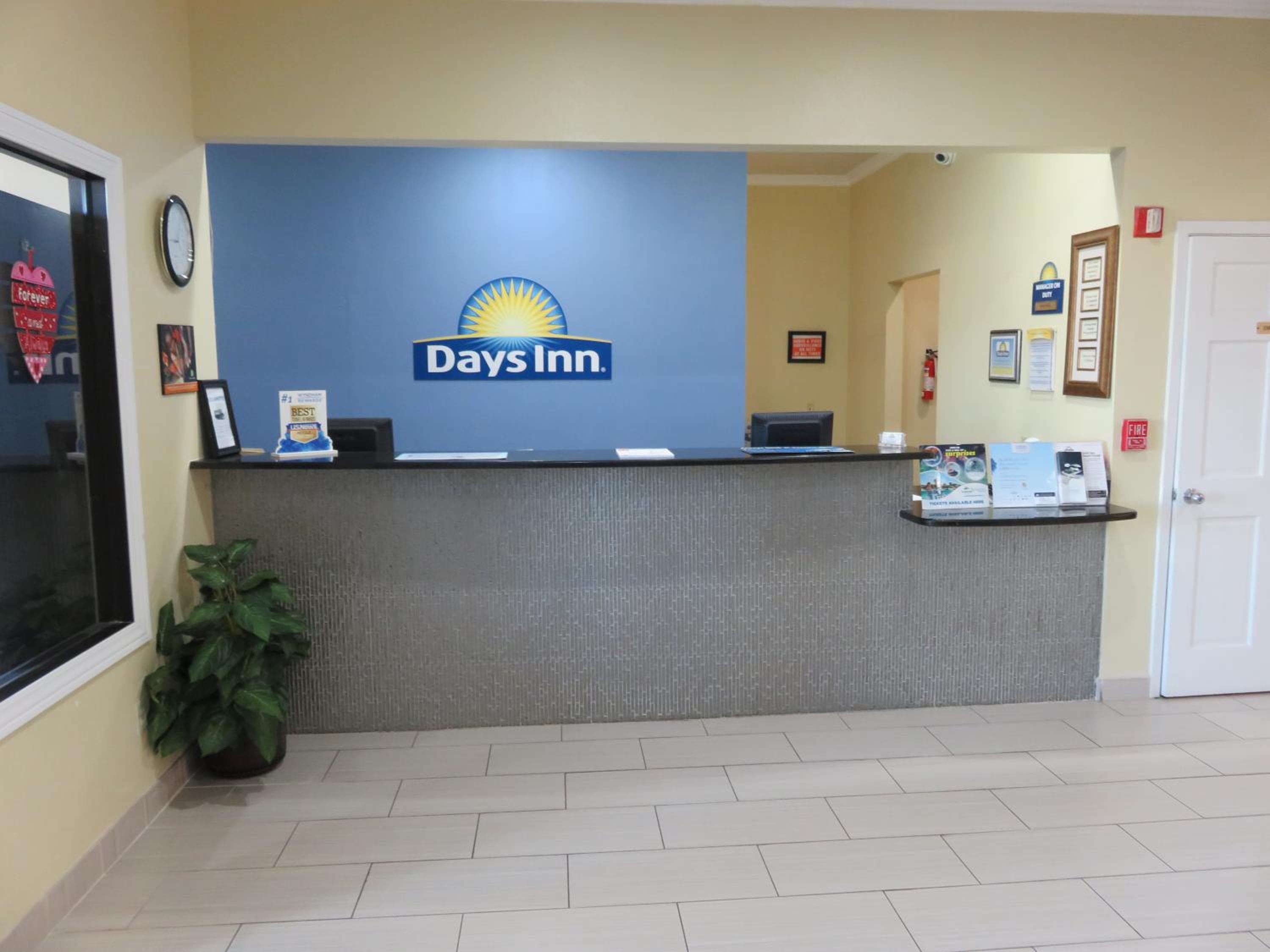 Days Inn by Wyndham Near Seaworld San Antonio