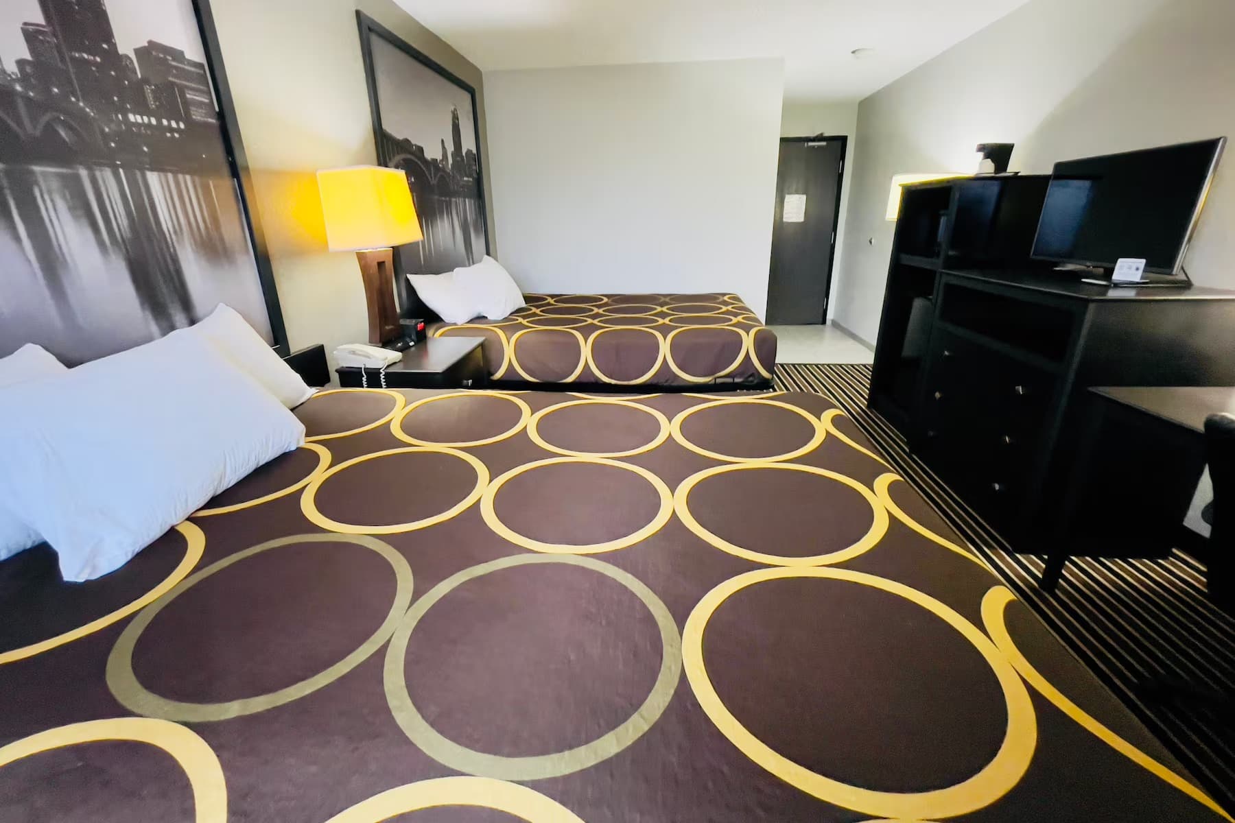 Super 8 by Wyndham Shakopee