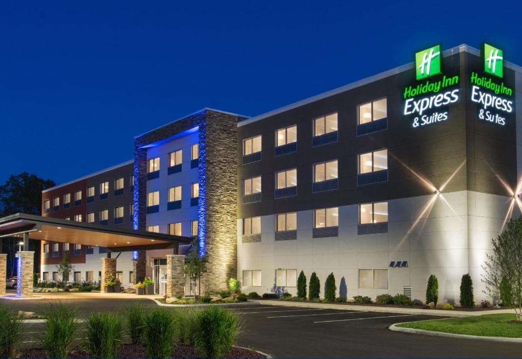 Holiday Inn Express & Suites - Cedar Rapids NE - Marion