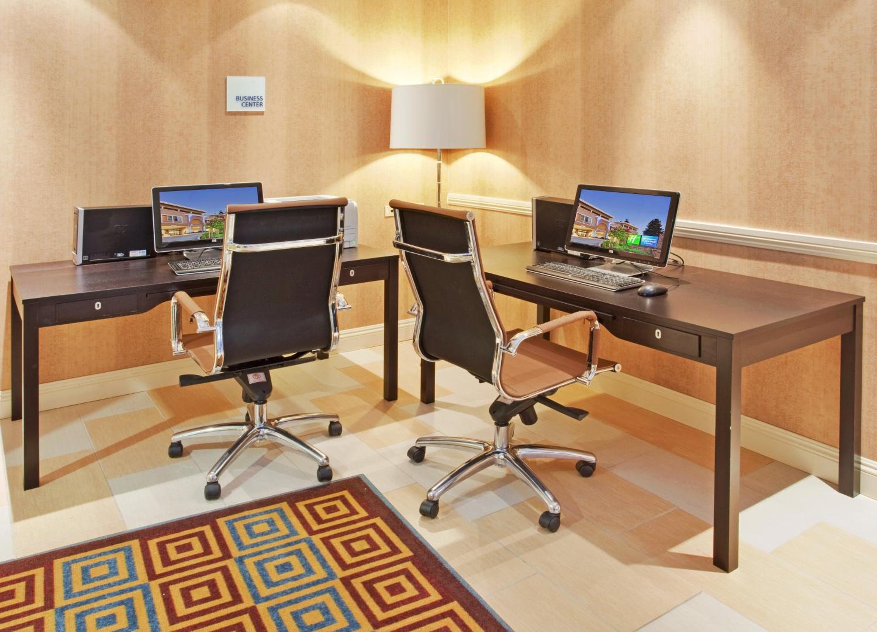 Holiday Inn Express Hotel & Suites Santa Cruz by IHG