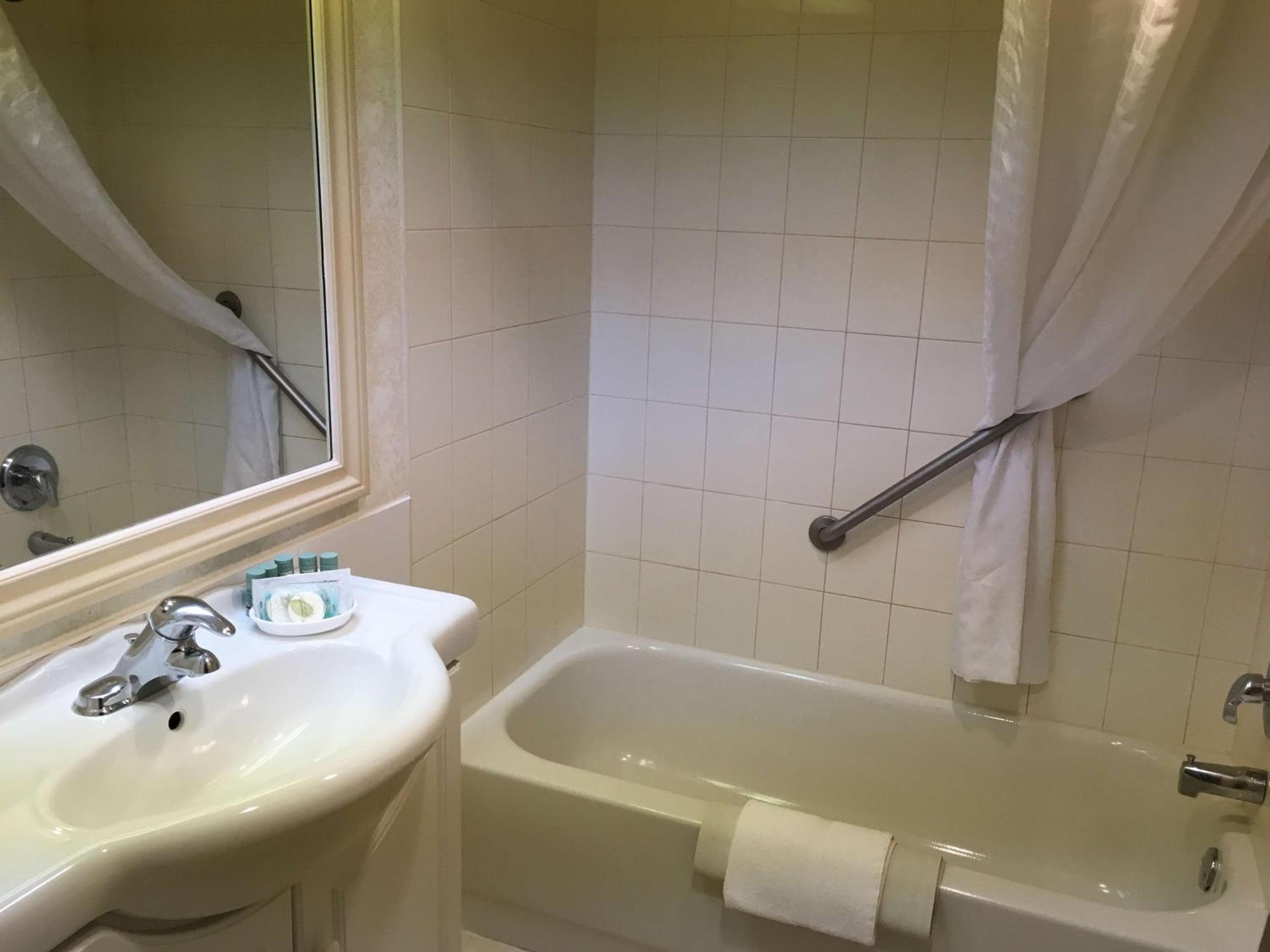 Best Western VOYAGEUR PLACE HOTEL