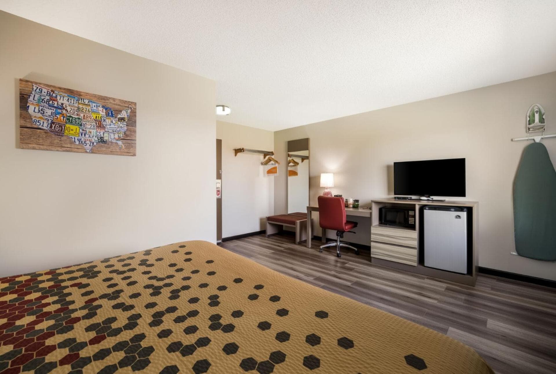 Econo Lodge Inn & Suites Canandaigua - Fingers Lake Area