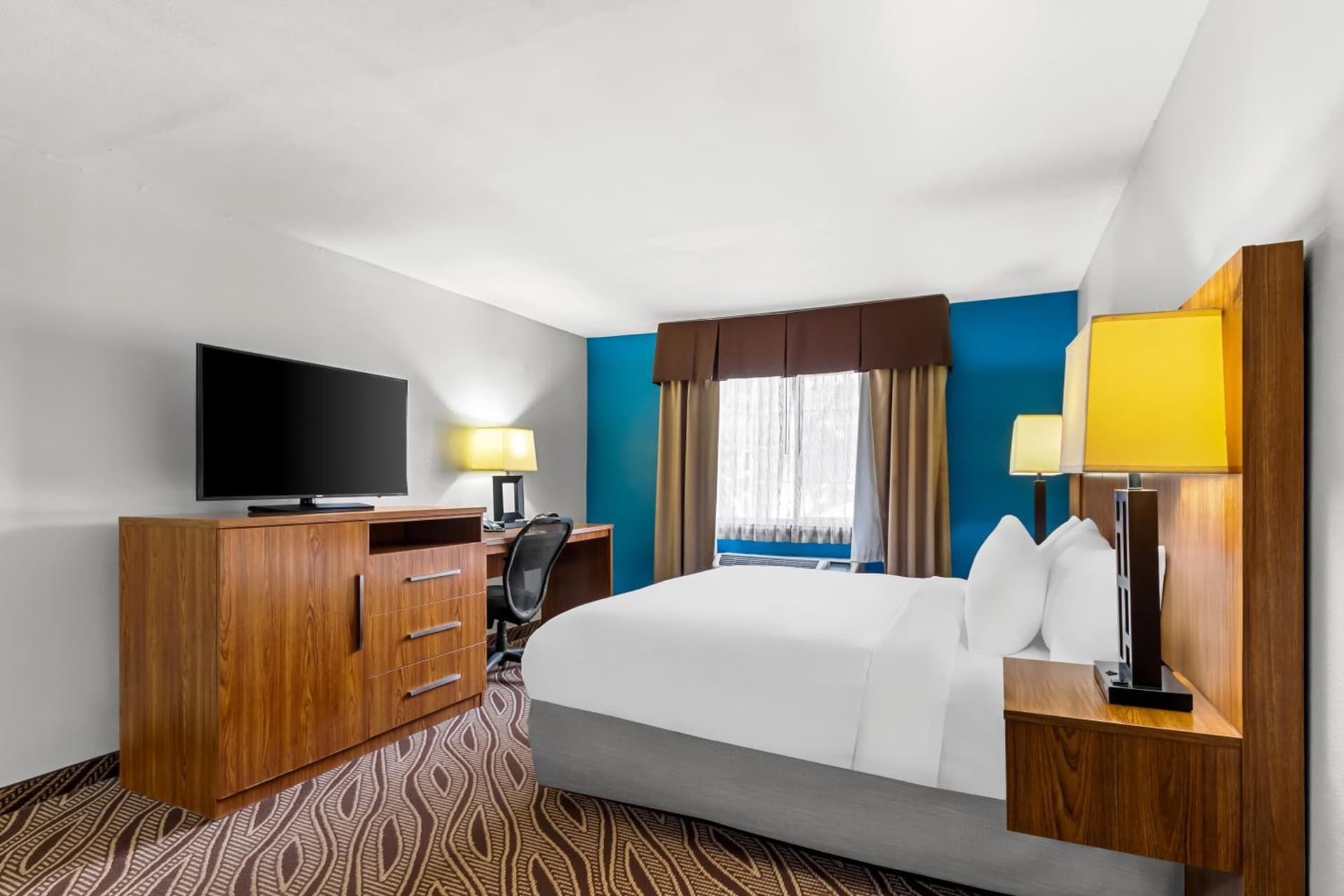 Quality Inn & Suites Airport North - Stone Oak